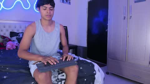 Snapshot of dafnezahiraa_ chatting on April 6, 4:46 am dafnezahiraa online show from April 6, 4:46 am
