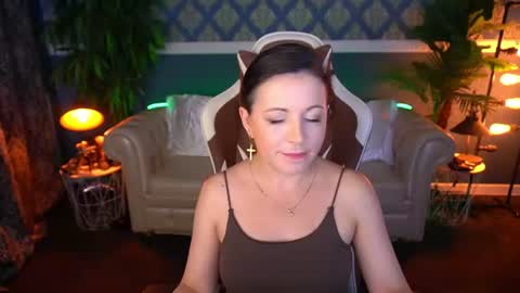 Snapshot of dafni_mon chatting on June 12, 3:38 am Dafni Mon online show from June 12, 3:38 am