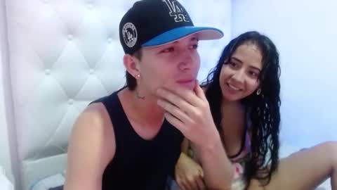 Snapshot of dafnne_and_thomas chatting on May 2, 3:11 am dafnne_and_thomas online show from May 2, 3:11 am
