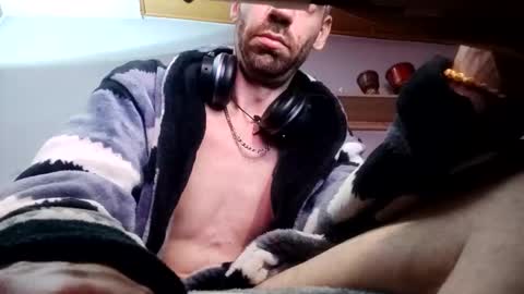 Snapshot of dagodex30 chatting on December 4, 3:05 am dagodex30 online show from December 4, 3:05 am