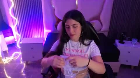 Snapshot of dahia_tay chatting on July 30, 3:38 am dahia online show from July 30, 3:38 am