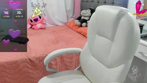 Snapshot of dahian_carter chatting on December 5, 12:00 pm Dahian  online show from December 5, 12:00 pm