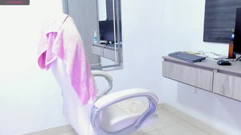 Snapshot of dahian_carter chatting on September 13, 12:05 pm Dahian  online show from September 13, 12:05 pm