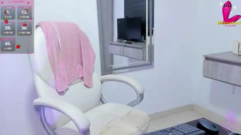 Snapshot of dahian_carter chatting on September 25, 12:20 pm Dahian  online show from September 25, 12:20 pm