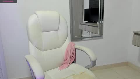 Snapshot of dahian_carter chatting on October 21, 1:01 pm Dahian  online show from October 21, 1:01 pm