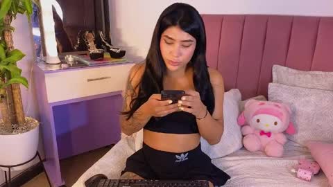 Dahiana online show from April 15, 9:15 pm