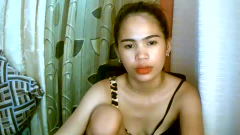 Snapshot of dahlia_123 chatting on December 5, 10:55 am Im Dahlia online show from December 5, 10:55 am