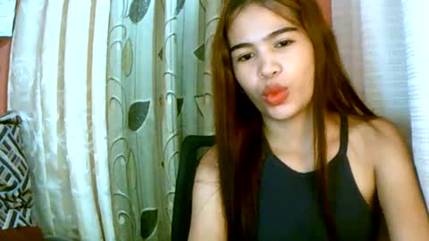 Snapshot of dahlia_123 chatting on December 23, 12:25 am Im Dahlia online show from December 23, 12:25 am