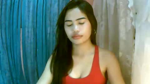 Im Dahlia online show from March 26, 11:05 am