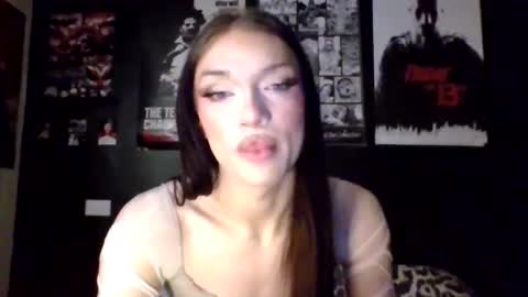 Snapshot of dahlia_adore chatting on November 9, 8:40 pm dahlia_adore online show from November 9, 8:40 pm