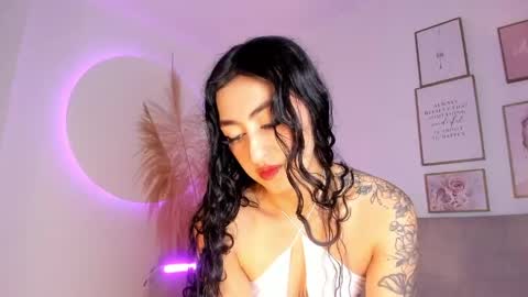 Snapshot of dahlia_cortes chatting on May 22, 2:33 pm online show from May 22, 2:33 pm