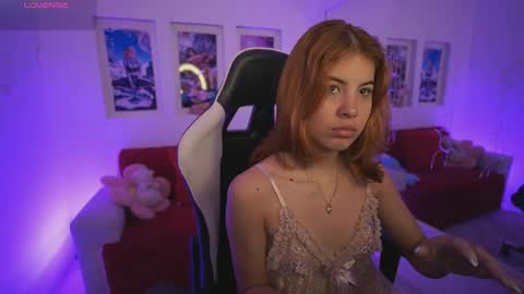 Snapshot of dahliagraey chatting on May 13, 11:40 am Dahlia Grey online show from May 13, 11:40 am