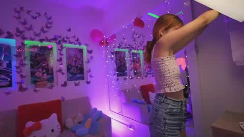 Snapshot of dahliagraey chatting on June 1, 11:34 am Dahlia Grey online show from June 1, 11:34 am