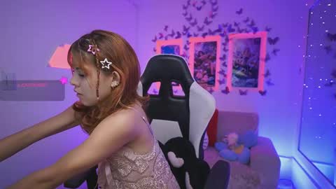 Snapshot of dahliagraey chatting on June 6, 11:37 am Dahlia Grey online show from June 6, 11:37 am