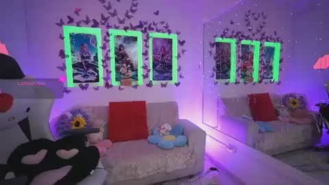 Snapshot of dahliagraey chatting on June 15, 11:34 am Dahlia Grey online show from June 15, 11:34 am