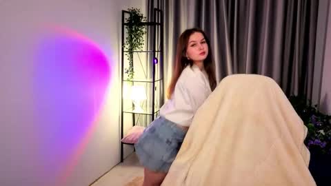 Teona online show from December 4, 2:04 pm