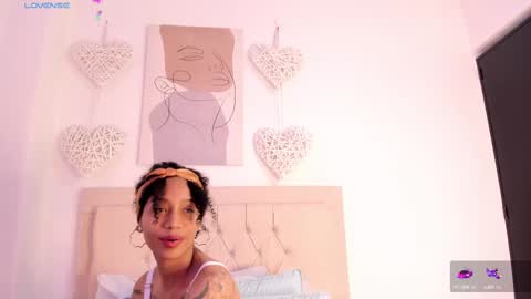 Snapshot of daiana_curly chatting on February 12, 12:01 pm Daiana online show from February 12, 12:01 pm