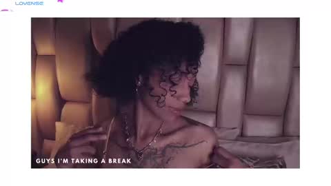 Snapshot of daiana_curly chatting on February 21, 12:39 pm Daiana online show from February 21, 12:39 pm