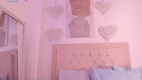 Snapshot of daiana_curly chatting on February 24, 12:37 pm Daiana online show from February 24, 12:37 pm