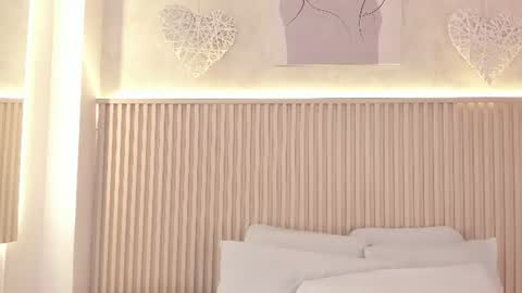 Snapshot of daiana_curly chatting on June 22, 7:44 pm Daiana online show from June 22, 7:44 pm