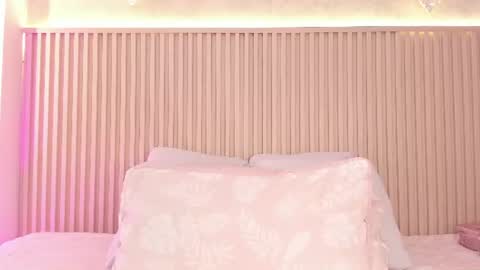 Snapshot of daiana_curly chatting on June 23, 8:40 pm Daiana online show from June 23, 8:40 pm