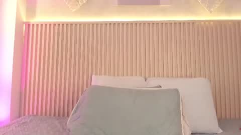 Snapshot of daiana_curly chatting on June 25, 9:08 pm Daiana online show from June 25, 9:08 pm