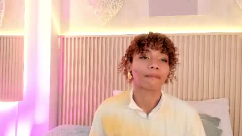 Snapshot of daiana_curly chatting on June 28, 3:34 am Daiana online show from June 28, 3:34 am