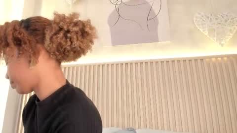 Snapshot of daiana_curly chatting on July 11, 10:33 pm Daiana online show from July 11, 10:33 pm