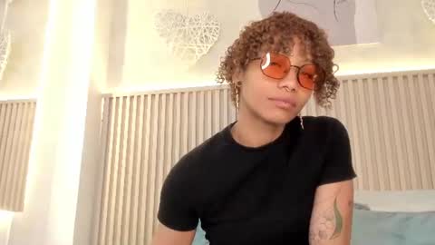 Snapshot of daiana_curly chatting on July 18, 9:07 pm Daiana online show from July 18, 9:07 pm