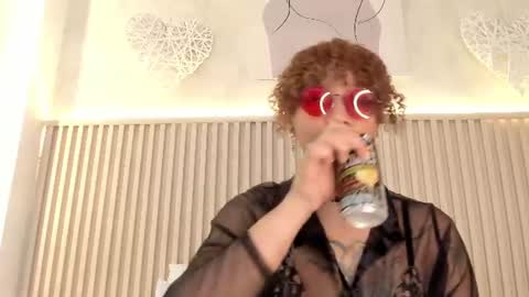 Snapshot of daiana_curly chatting on July 26, 12:08 am Daiana online show from July 26, 12:08 am