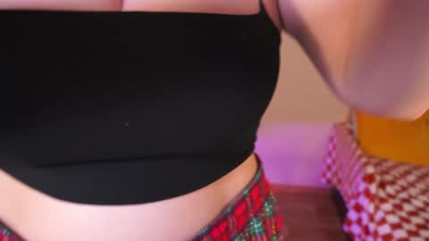 Cute DianaOnline mostly at 8pm-0000 am UK TimeTuesday and Wednesday off online show from December 14, 12:11 am