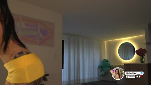 Snapshot of daihanwatson_ chatting on May 19, 11:00 pm Dai independent online show from May 19, 11:00 pm