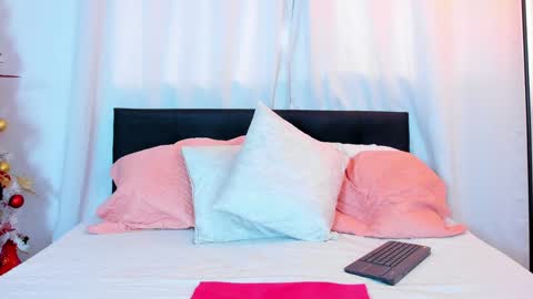 Snapshot of dailasmith chatting on December 23, 9:08 pm Daila Smith online show from December 23, 9:08 pm