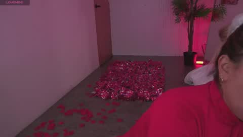 Snapshot of dailyn__1 chatting on February 19, 8:05 pm Dailyn online show from February 19, 8:05 pm