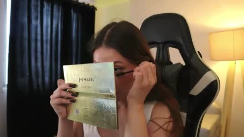 Snapshot of daisha_riley chatting on October 29, 3:25 pm Lauren online show from October 29, 3:25 pm