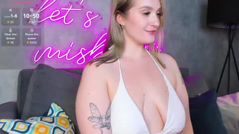 Viickie online show from April 25, 1:41 pm