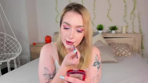 Snapshot of daisy_beckerr chatting on May 29, 9:18 am Viickie online show from May 29, 9:18 am