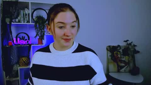 Snapshot of daisy_candy chatting on October 31, 2:23 am Little Di online show from October 31, 2:23 am