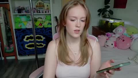 Snapshot of daisy_dollxo chatting on May 12, 9:12 pm Daisy online show from May 12, 9:12 pm
