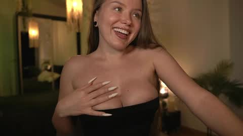 Snapshot of daisy_stacey chatting on June 4, 6:14 pm Stacey online show from June 4, 6:14 pm