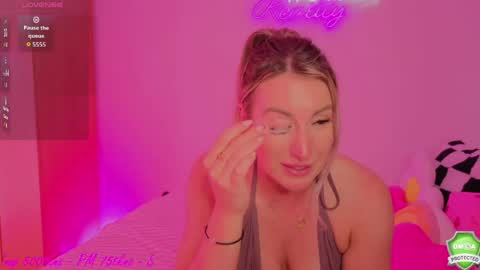 Snapshot of daisydeliciousxx chatting on May 11, 7:44 pm DaisyDeliciousxx online show from May 11, 7:44 pm