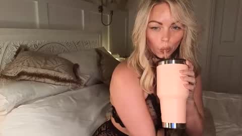 Daisy Dreams online show from March 1, 10:12 pm