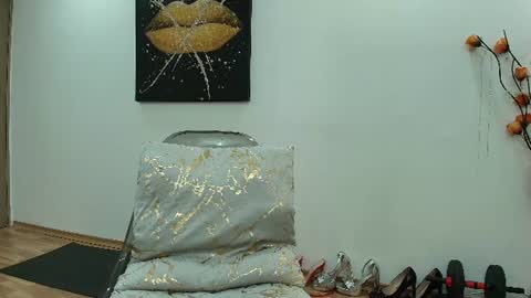 Snapshot of daisyluvsyou chatting on June 22, 5:15 am Daisyy online show from June 22, 5:15 am