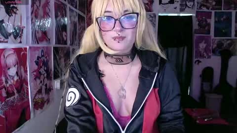 Snapshot of dakapsy420_ chatting on April 8, 7:36 pm Dakapsy online show from April 8, 7:36 pm