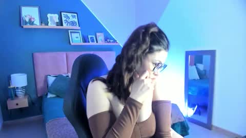 Snapshot of dakhota_rouge chatting on March 12, 12:22 pm Dakhota online show from March 12, 12:22 pm