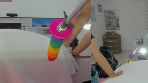 Snapshot of daki_ume_ chatting on June 25, 2:44 am daki_ume_ online show from June 25, 2:44 am