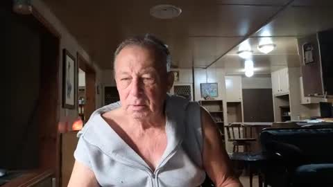 Snapshot of dakit2 chatting on October 28, 12:52 pm dakit online show from October 28, 12:52 pm