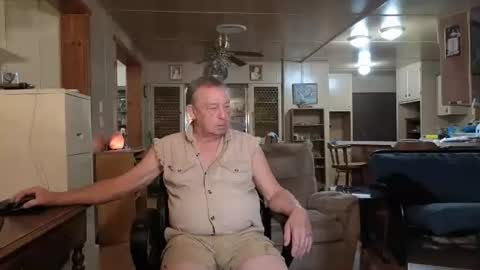 Snapshot of dakit2 chatting on January 11, 2:55 pm dakit online show from January 11, 2:55 pm