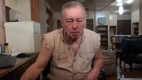 Snapshot of dakit2 chatting on January 18, 4:11 pm dakit online show from January 18, 4:11 pm