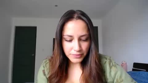 IG  dakotasofiaa online show from April 21, 5:06 pm